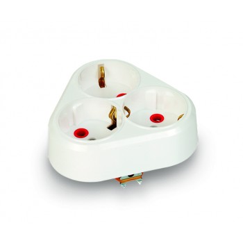 Розетка 3 гнізда, з/з, 16А, прих. уст., тип "клевер", AY-KA, (77 131 00)